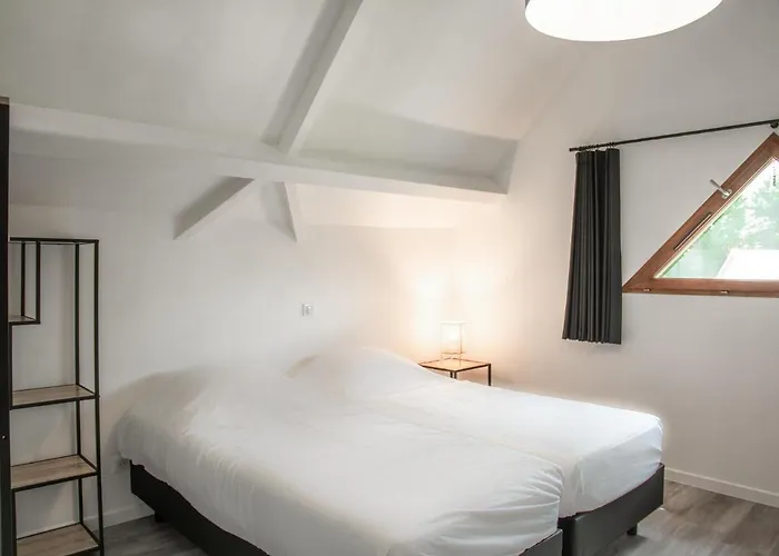 Bleu 40 * 拉卡佩勒-马里瓦勒